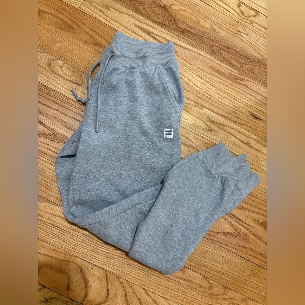 Women’s ' Cozy Gray Jogger Fila Sweatpants size small